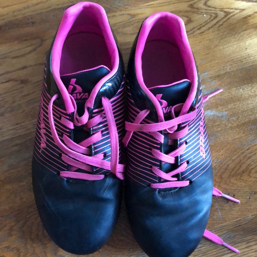 Girls Brava soccer cleats